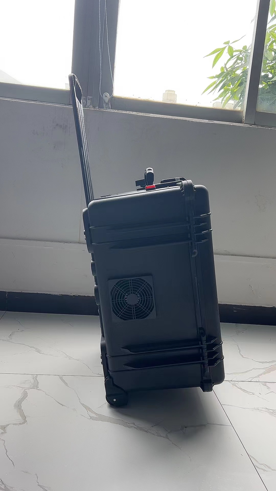 石峰手拉箱型移动通信干扰器